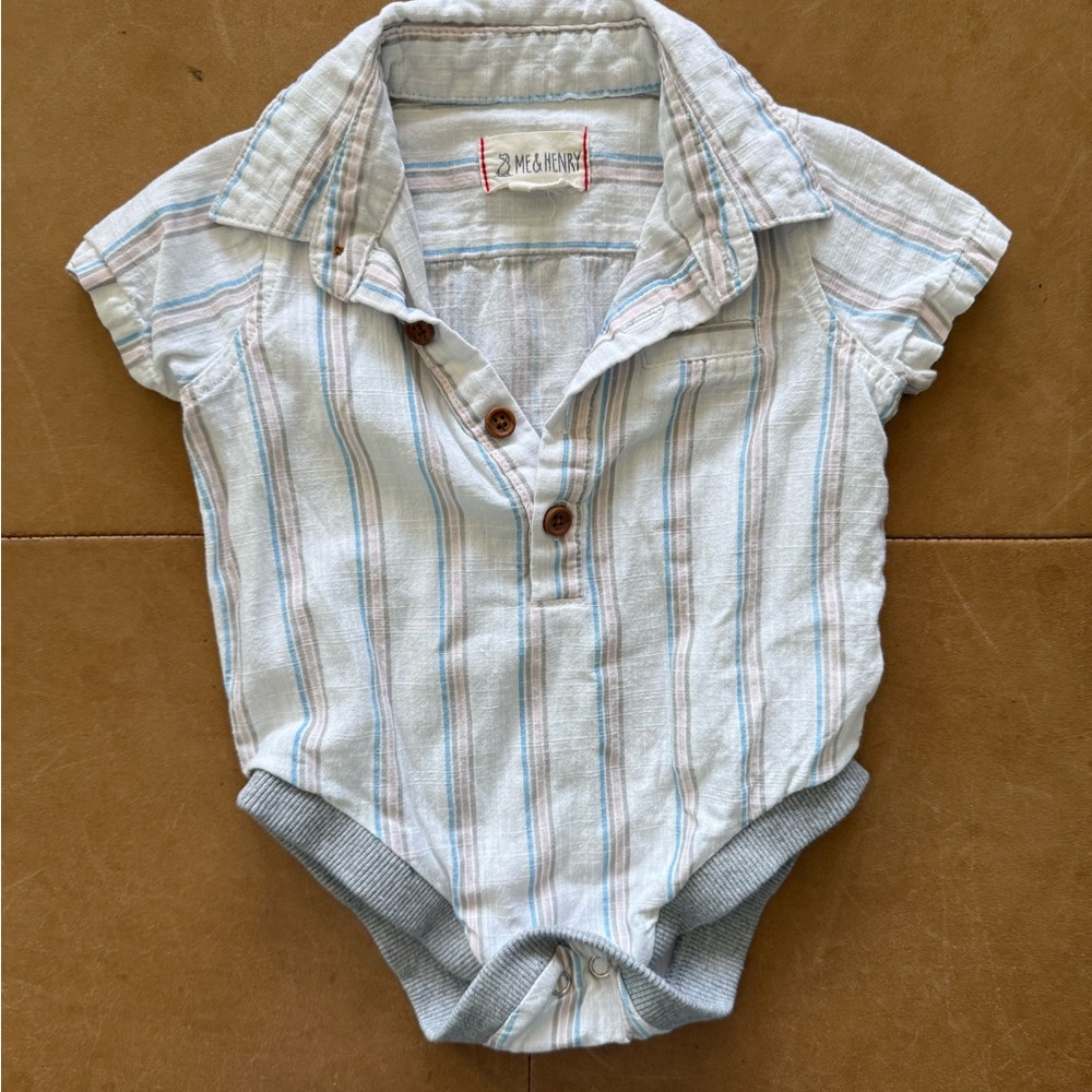 💙$5 FLASH SALE💙 Me & Henry Onesie 3-6M